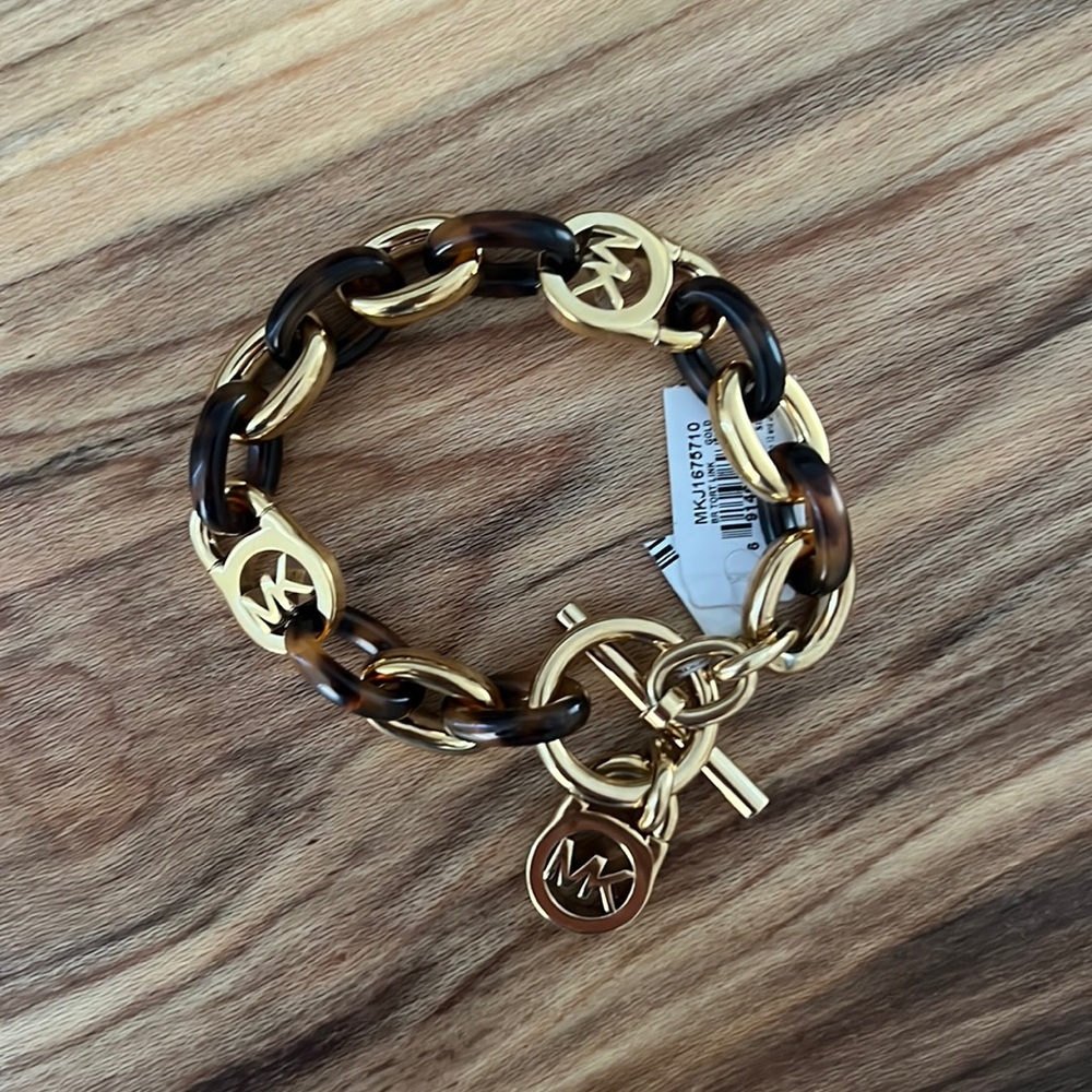 BNWT, Michael Kors toggle bracelet